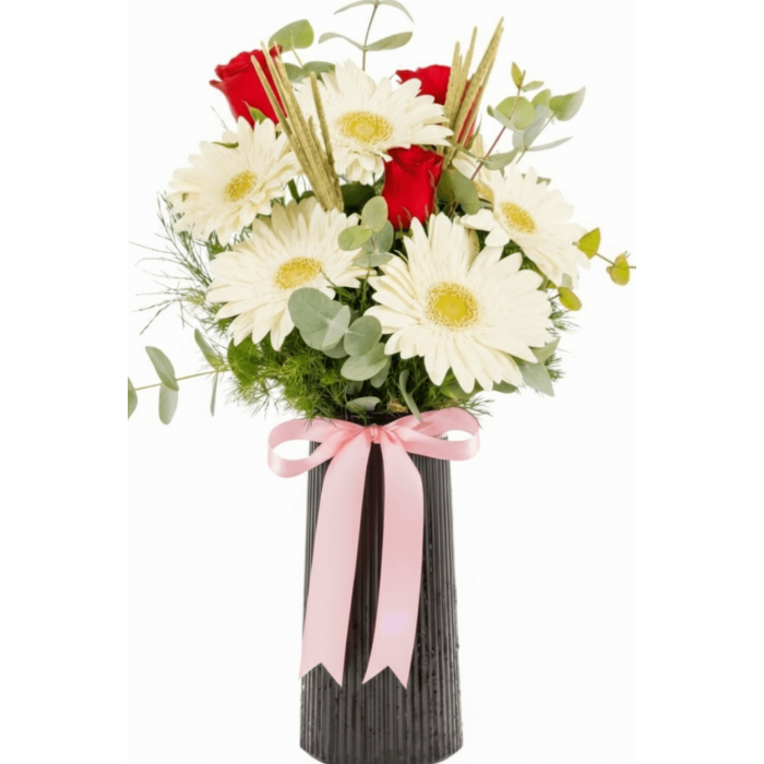 kırmızı gül & beyaz gerbera siyah vazoda
