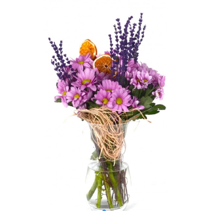 pembe papatyalar vazoda